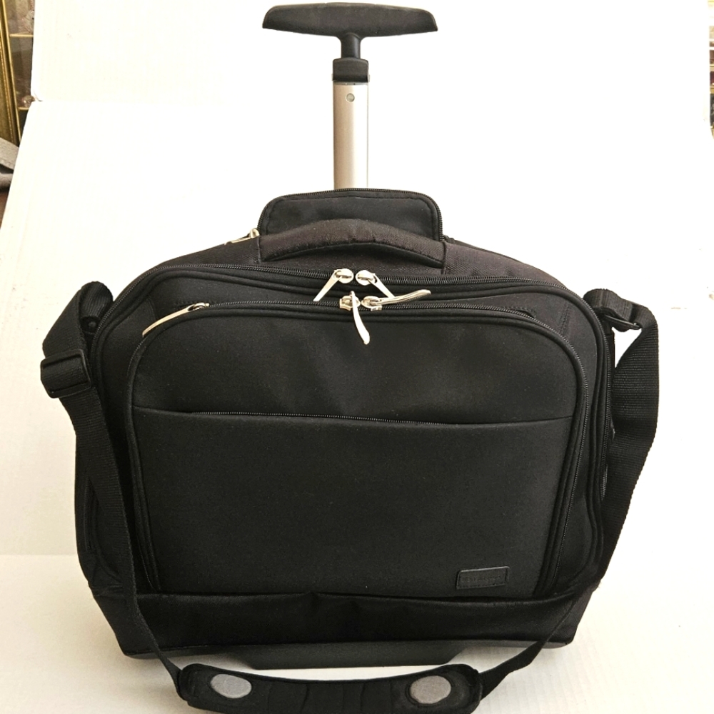 Kensington Contour 17" Rolling Laptop Computer Travel Case Telescope Pull Black